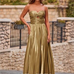Elegant Gold Strapless Evening Dress